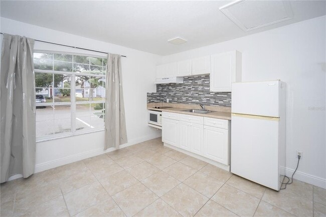 Photo - 234 Mango Dr Unit B