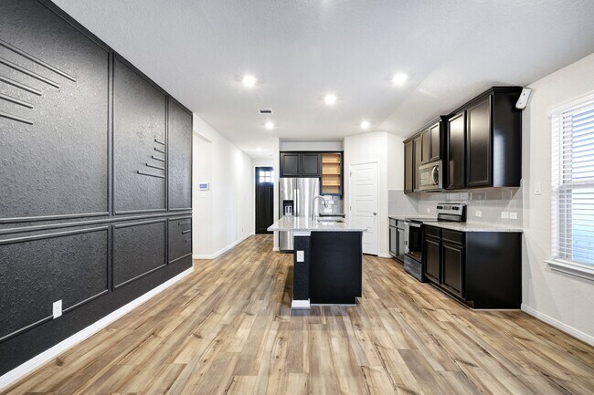 Photo - 3168 Junction Bay