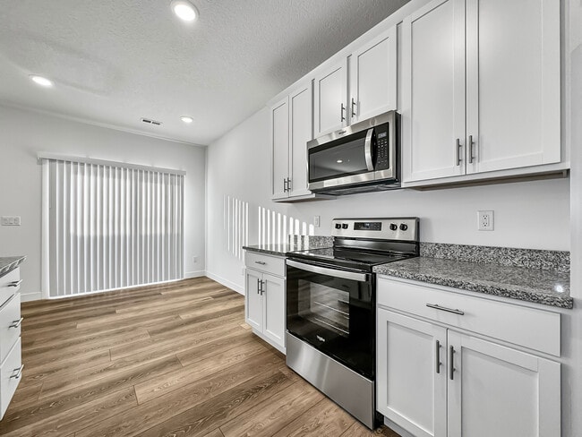 Townhomes at Tanglefoot Crossing