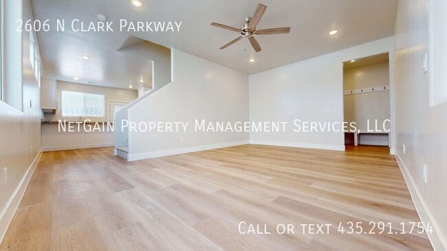 Photo - 2606 N Clark Pkwy