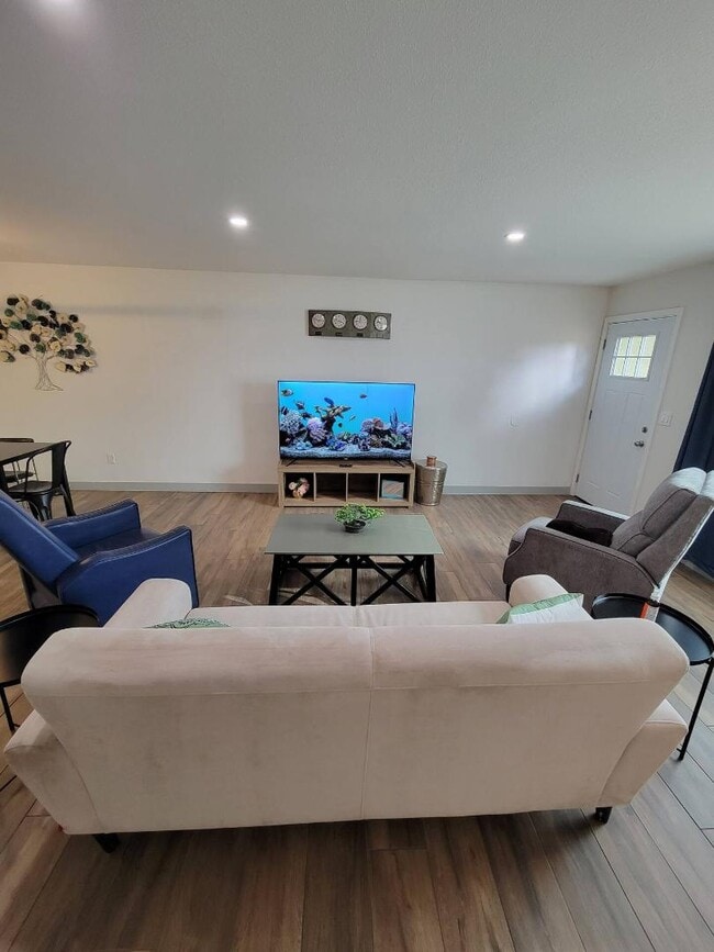 Photo - 8101 N 33rd Dr