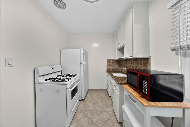 Photo - 75 Glendora Ave Unidad 75 Glendora  3