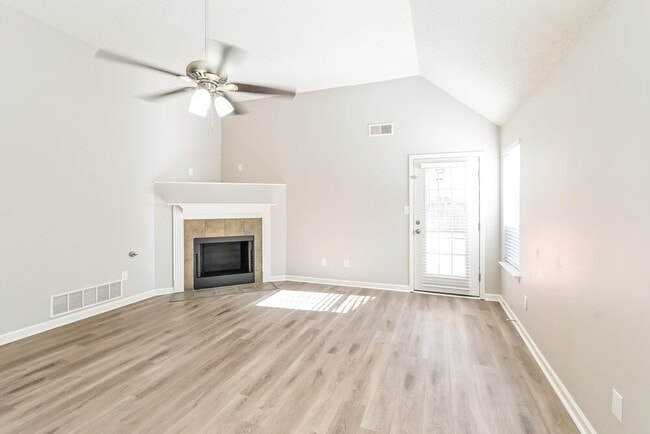 Photo - 5856 Kayla Dr