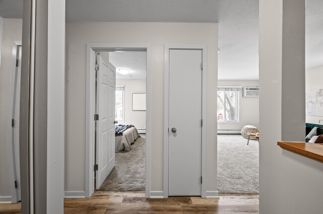 Building Photo - 3729 Snelling Ave Unit 203 Rental