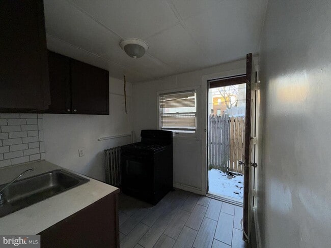 Photo - 3237 Hartville St