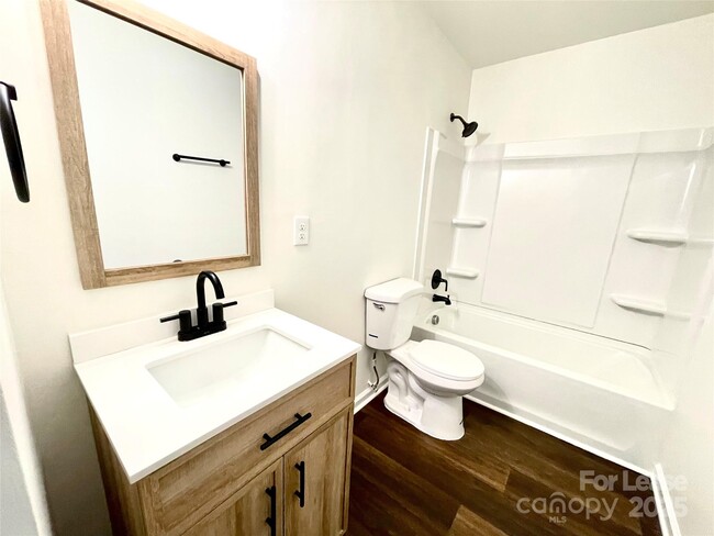 Photo - 810 S Dalton St Apartment