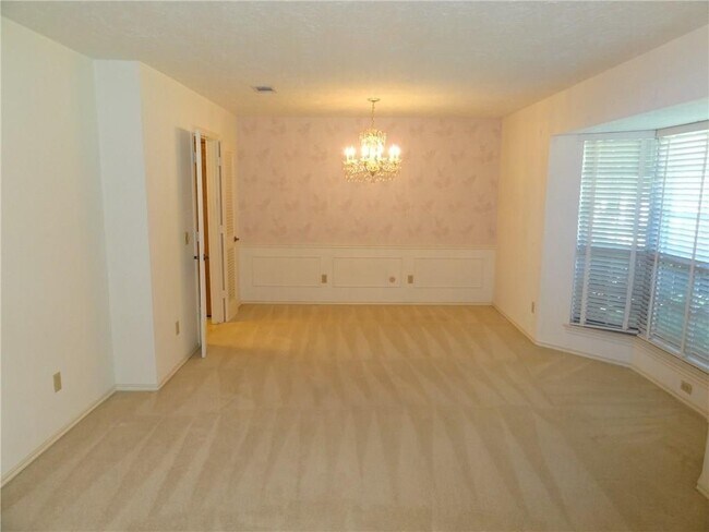 Photo - 309 S Grove Rd