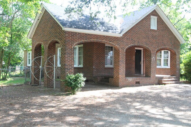 Photo - 823 W Society Ave