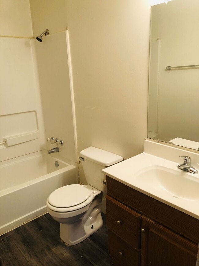 Photo - 605 4th St NE Unit 3