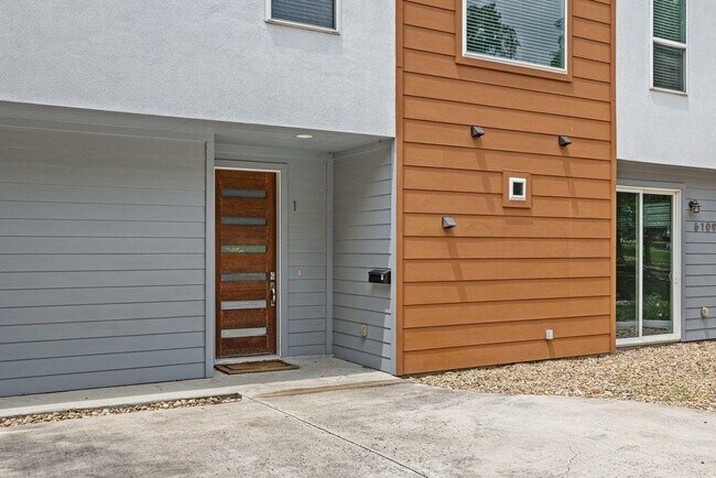 6109 Cherrylawn Cir