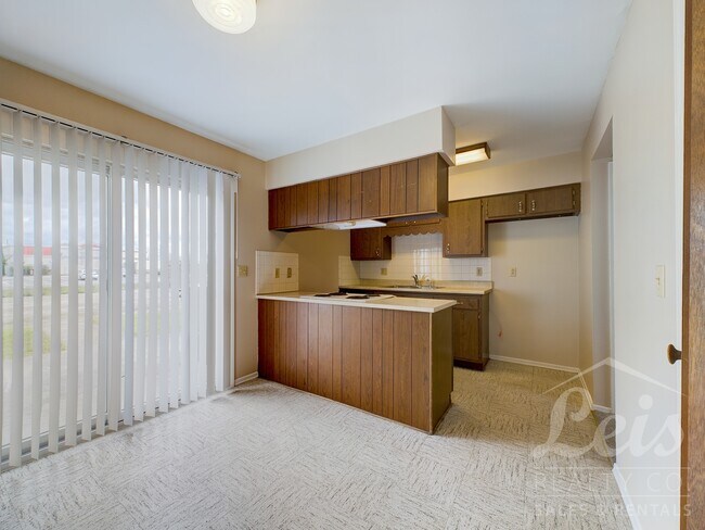 Photo - 1365 Chippewa Dr