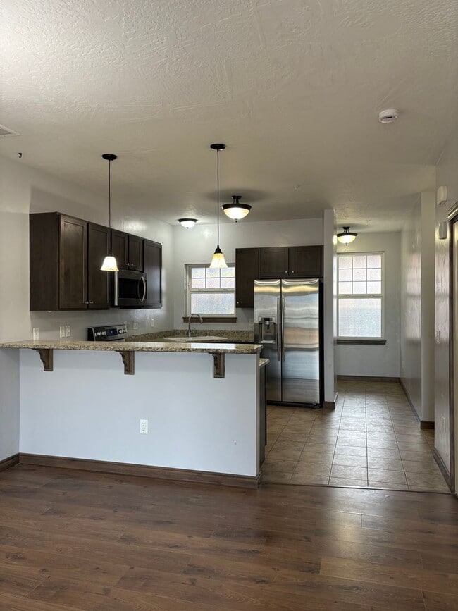 Building Photo - 2 Bedroom 2 Bathroom Condo