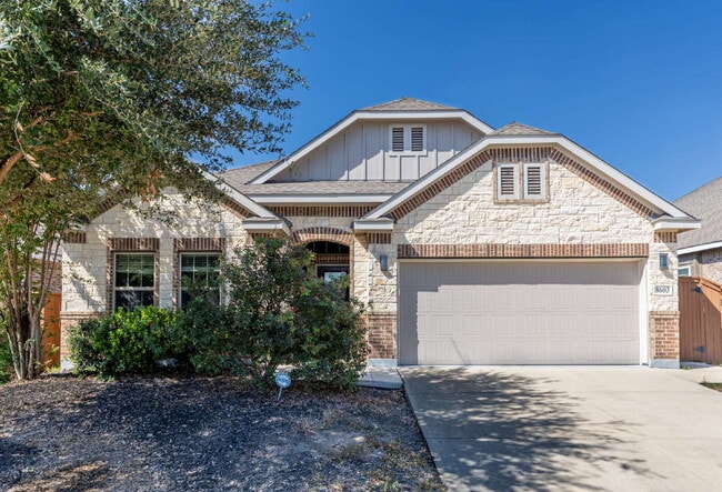 Building Photo - 8603 Pinto Cyn