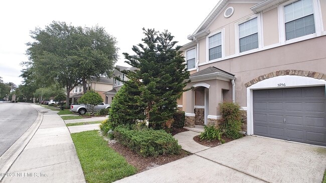 Photo - 5956 Pavilion Dr