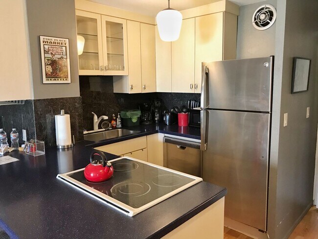 Photo - Penthouse Living at the Elektra, 96 Walk S...