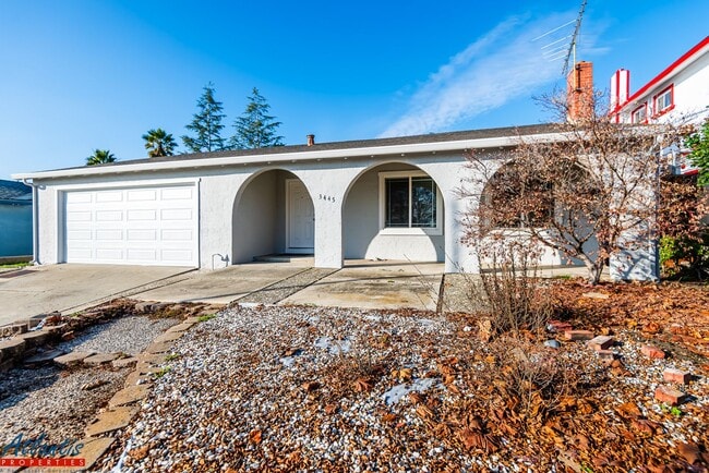 Beautiful & Spacious Home | LVP Flooring |... - Beautiful & Spacious Home | LVP Flooring |...