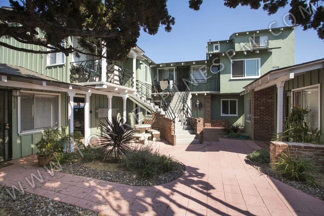 Building Photo - Point Loma - Beautiful Two Bedroom with 2 ... Unit 1621 1/2 Rental