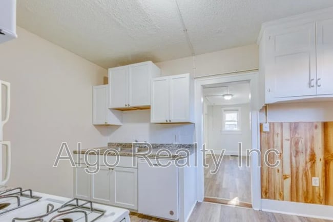 Photo - 838 41st Ave NE