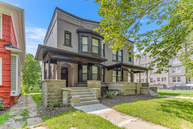 Photo - 58 E Philadelphia St Townhome