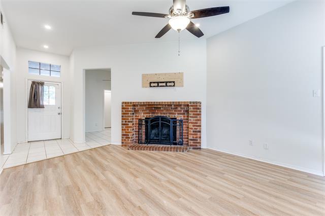 Photo - 215 Meadowbrook Ln