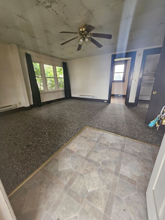 Photo - 903 W 4th St Unit 903 W 4th St #1