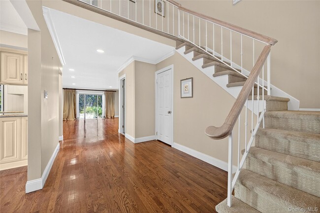 Photo - 7 Meadowood Dr