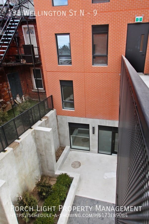 Photo - Stunning 2 bedroom 2 Storey Unit with Private Roof Top Balcony Unité 9