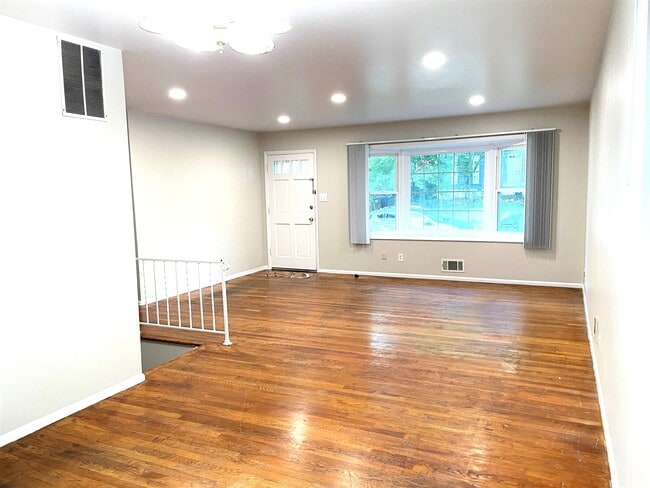 Photo - 218 Upton St