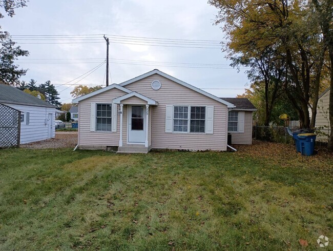 Building Photo - 229 W Russ Ave Rental