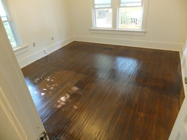 Dormitorio delantero - 1505 Bouchelle Ave