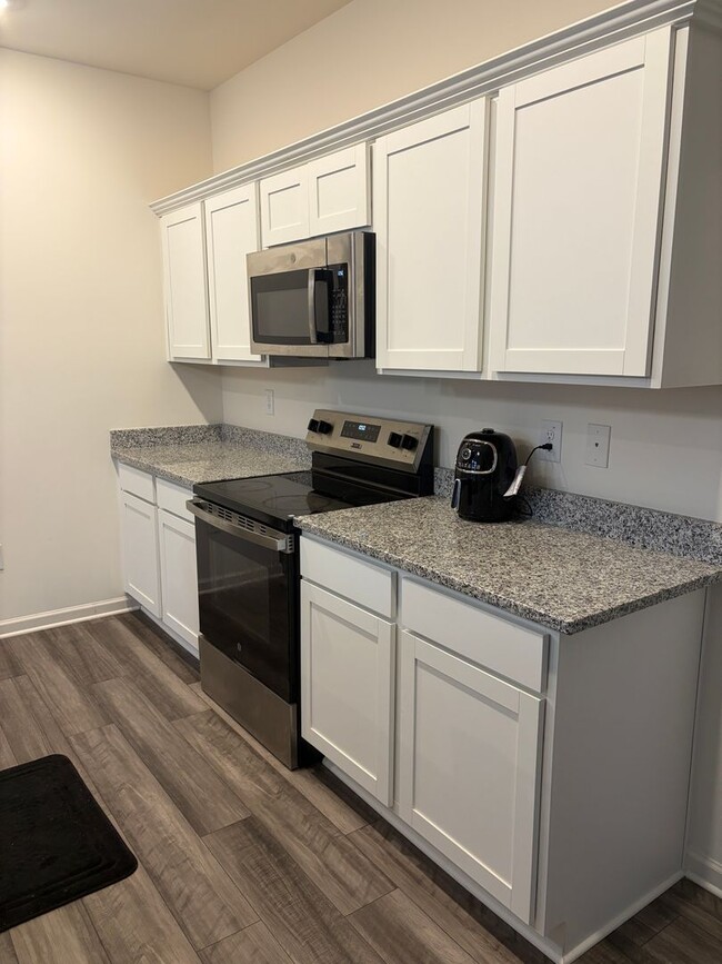 Photo - End-Unit Townhouse