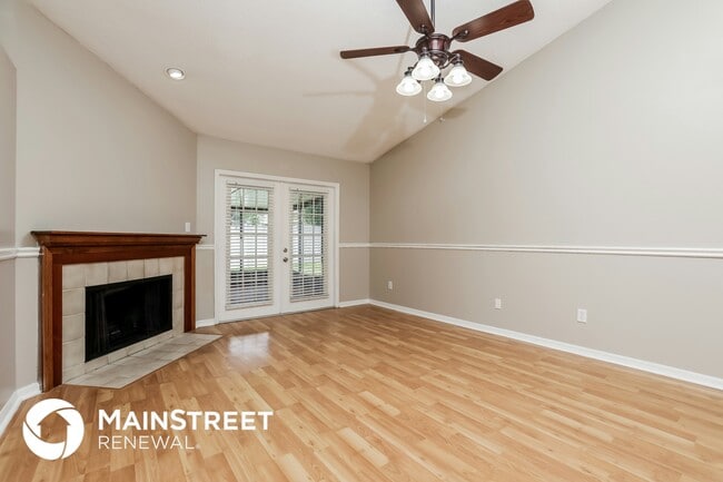 Photo - 618 Queensbridge Dr