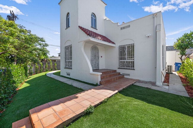 Photo - 1905 S Orange Dr Casa