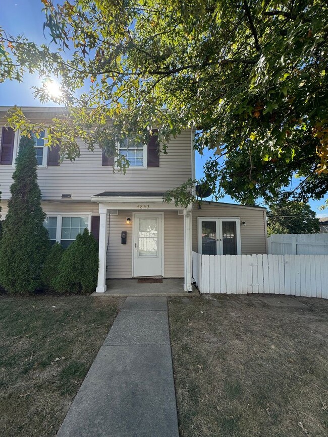 Building Photo - Pike Twp - 3 BR