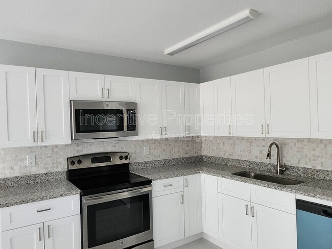 Photo - 4744 Walden Cir Unit 913