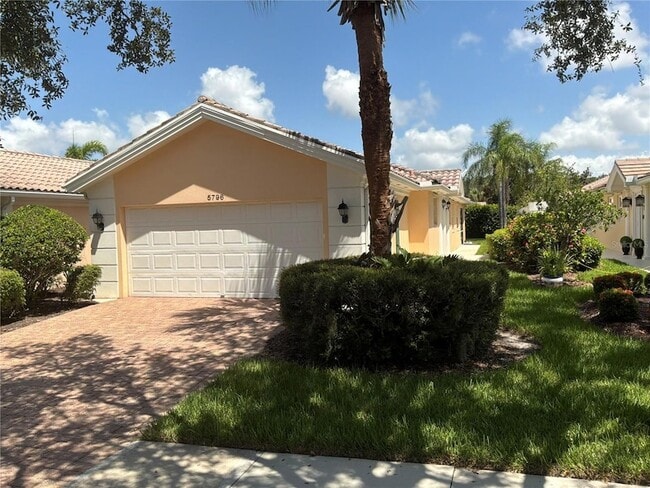 Building Photo - 5796 Ivrea Dr