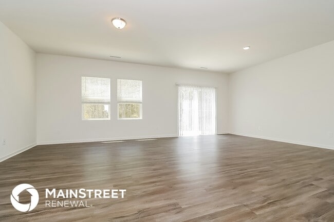 Photo - 172 Ogden Pond Pl