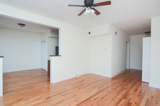 Building Photo - 385 Park Ave Unit J02P