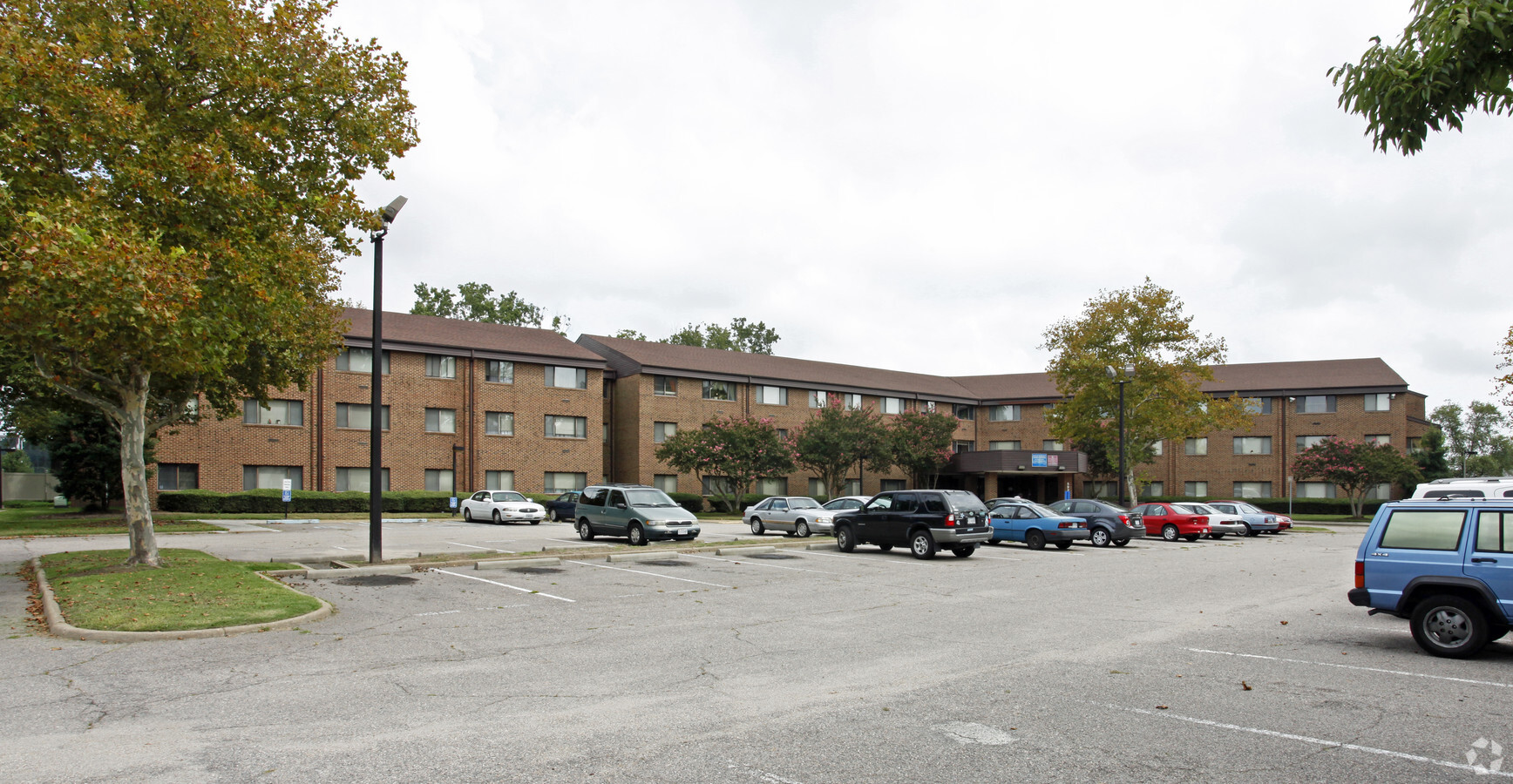 Photo - Bobbitt Midrise Apartments