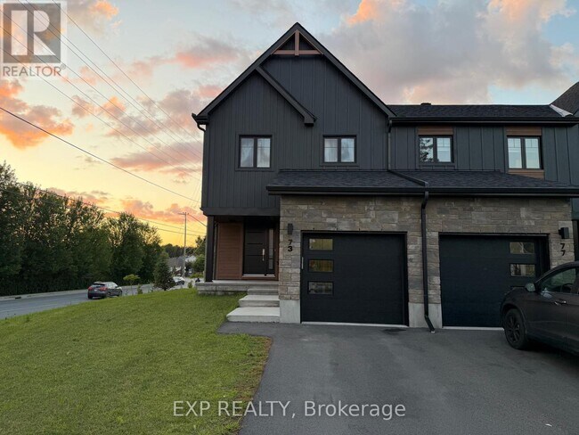 Photo - 73 Darquise St