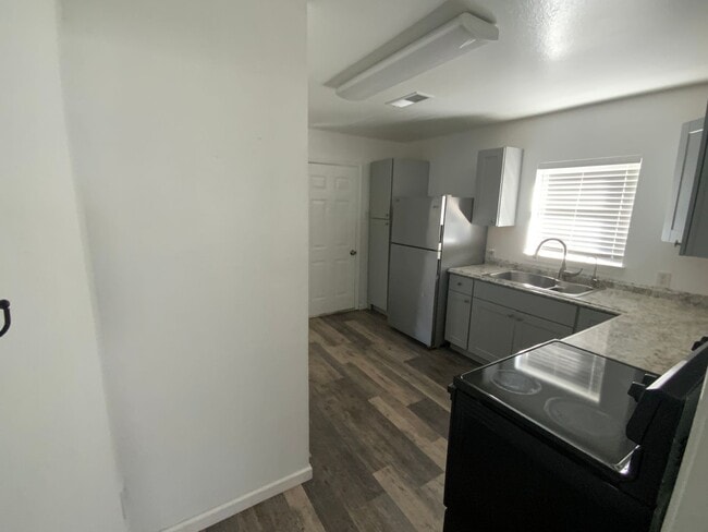 Photo - 111 E Pine St