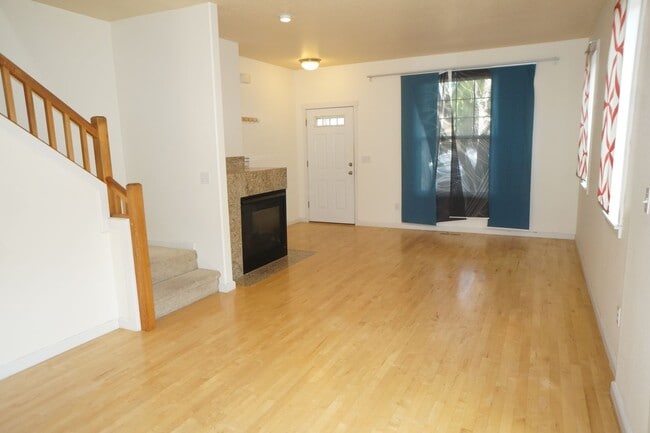 Photo - 3822 SE Schiller St