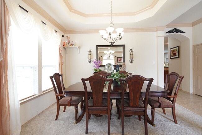 Photo - Spacious and well-maintained home located in the established community of Arlington!