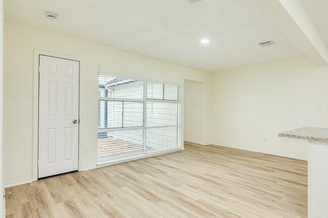 Photo - 408 Gardenia St