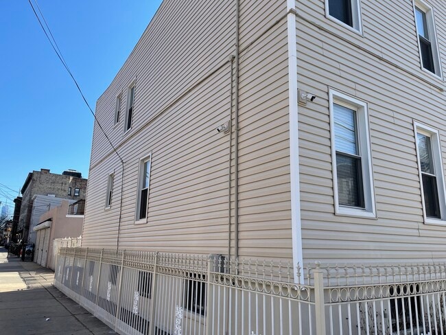 Photo - 88 Oakland Ave Unit 2