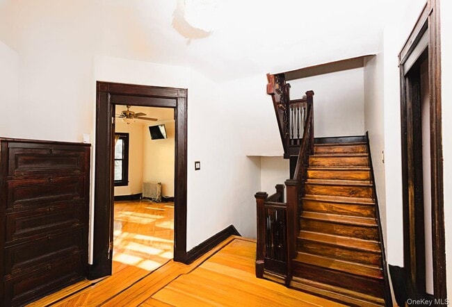 Photo - 769 E 19th St