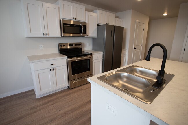 Brand New Thames Crossing Townhomes! - Thames Crossing