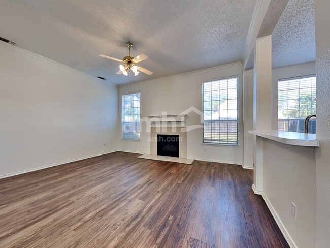 Photo - 601 Ridgemont Dr
