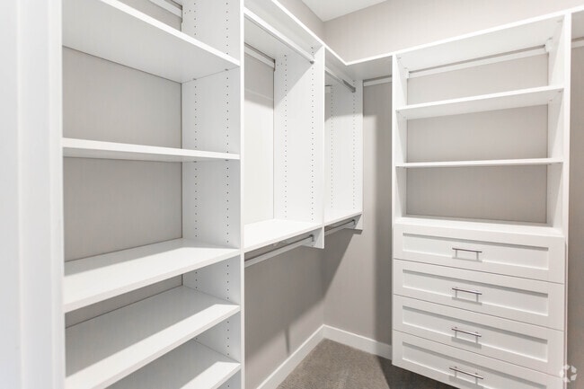 2BR, 2BA - 2,222 SF