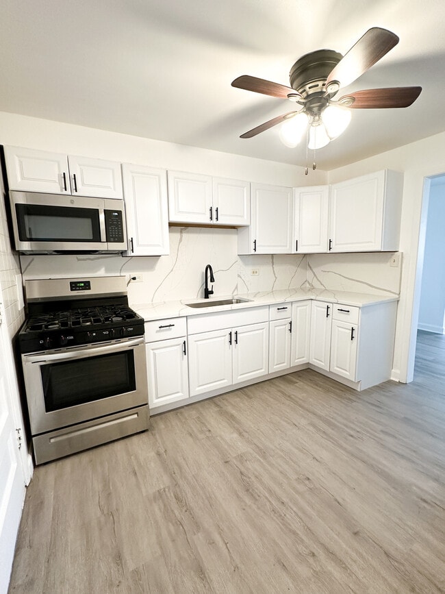 Photo - 7019 N Ridge Blvd